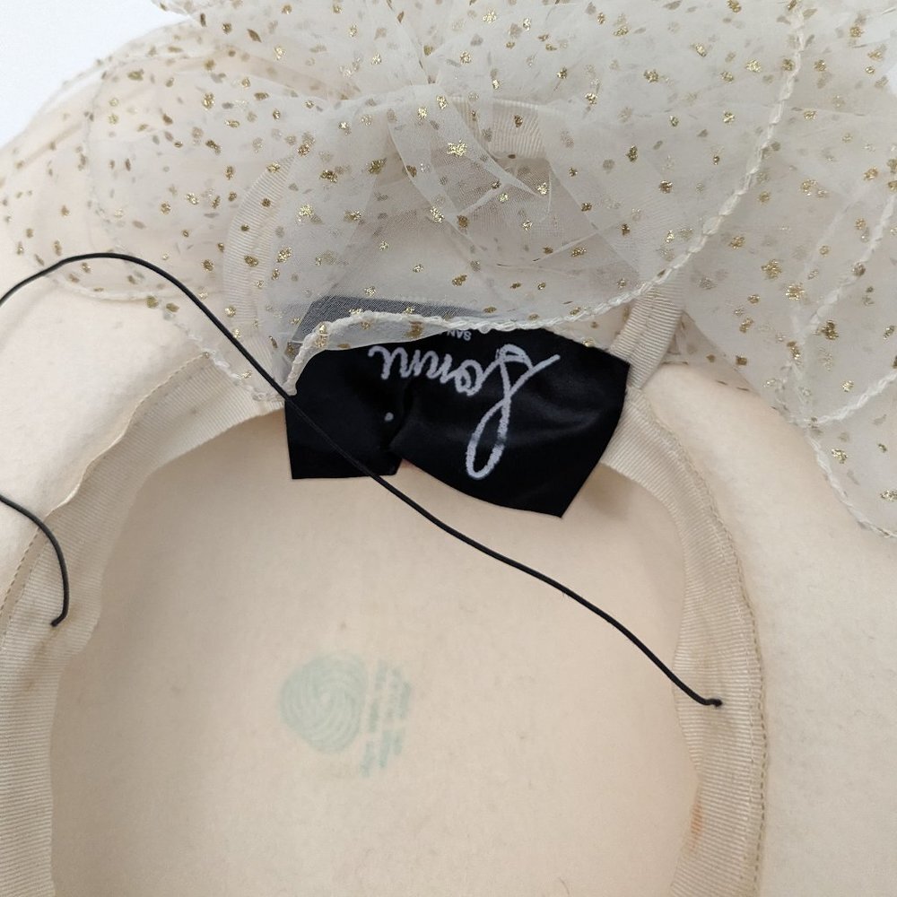 Vintage Wool Hat with veil and decorative bow - Picture 4 of 7